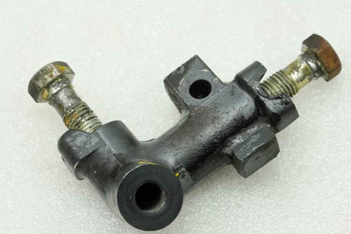 HONDA CB 250 G CB250G Bremsverteiler Bremskraftverteiler für Bremszylinder 74-77