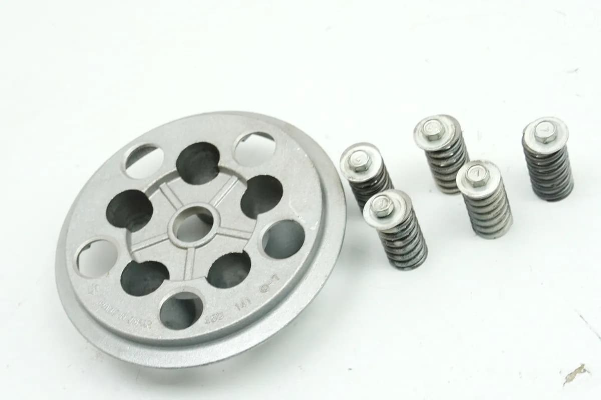 SUZUKI GZ 125 MARAUDER Druckplatte (für Kupplungskorb Kupplung)