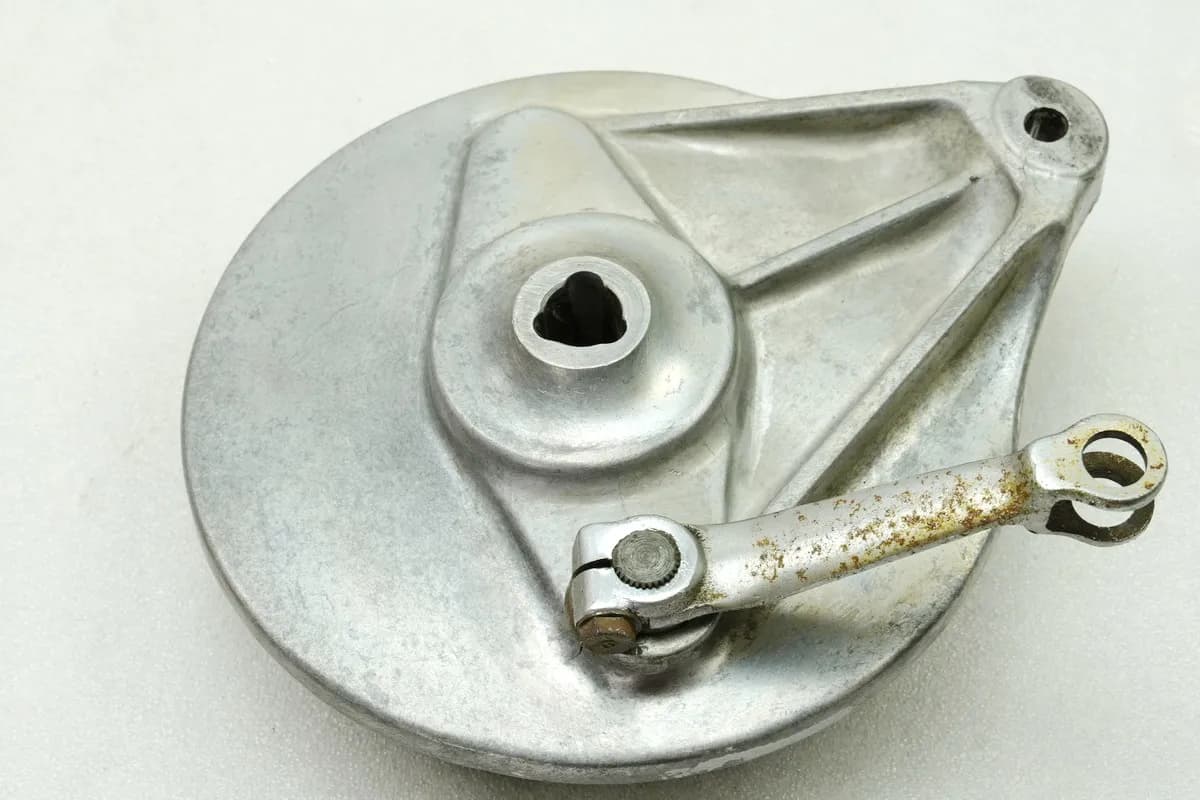 HONDA CB 250 G CB250G Bremstrommel Bremsanker Bremsbacken (für Felge) 74-77