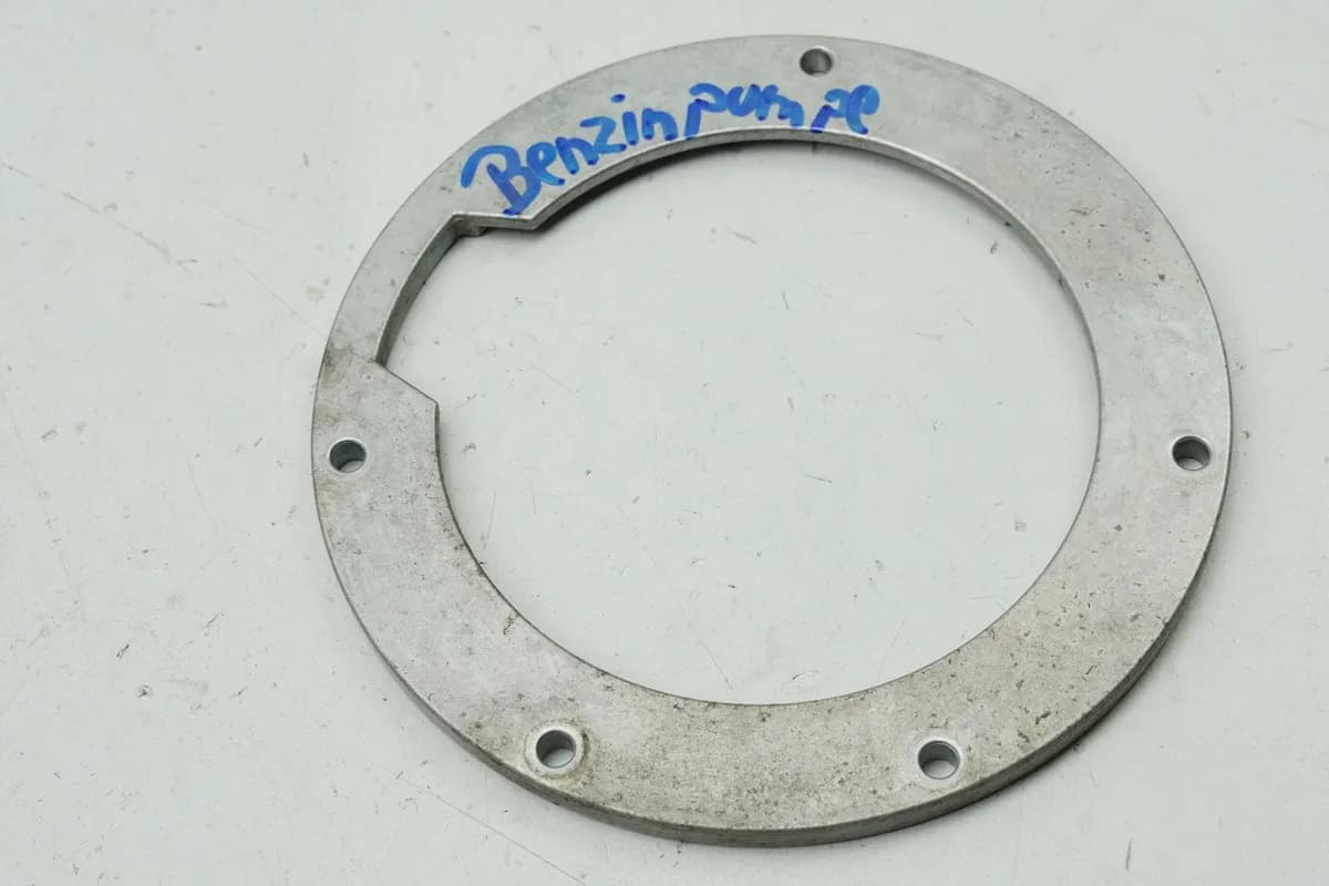 BMW R nine T Urban G/S 0J41 Halterung Benzinpumpe Ring Druckplatte (für Tank)