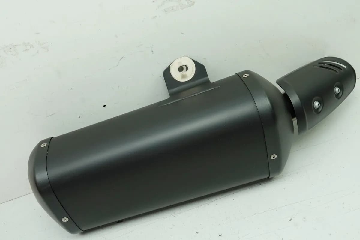 YAMAHA FZ8 N RN25 Auspuff original Schalldämpfer NEU 39P-14710-00
