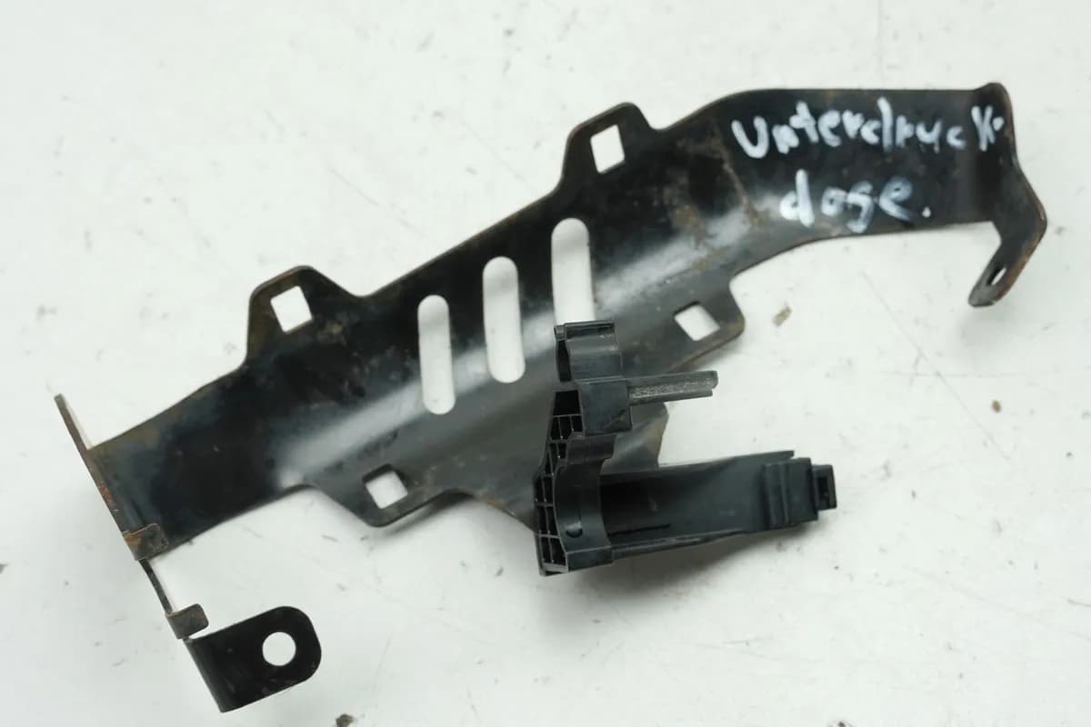 BMW R nine T Urban G/S 0J41 Halterung Aktivkohlefilter Träger Halteplatte