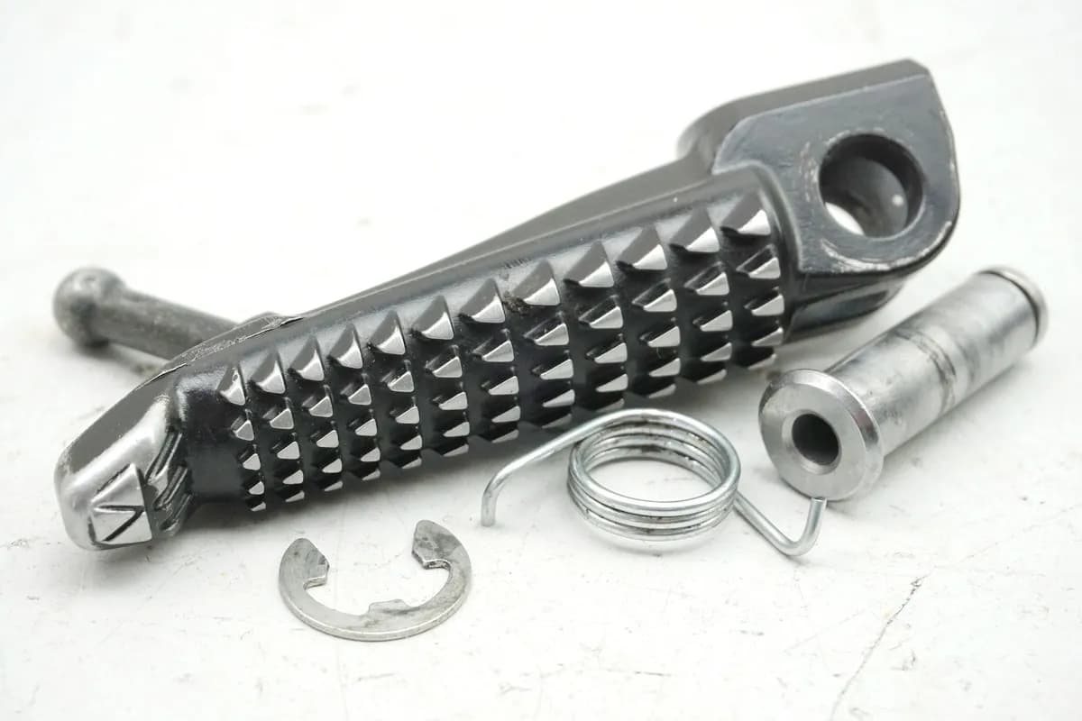 KAWASAKI ZX-6R ZX600R Fußraste Fahrer links Footrest