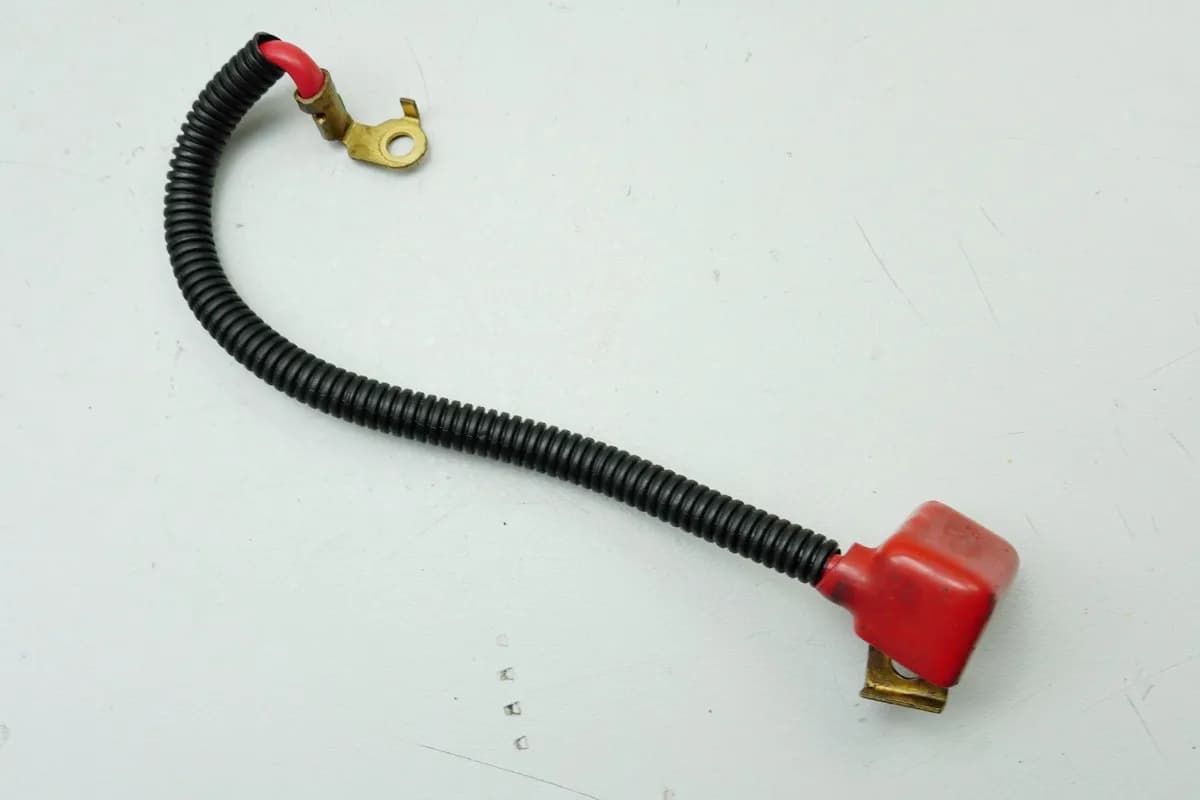 SUZUKI GSX 600 F AJ Pluskabel Kabel Batterie 98-02