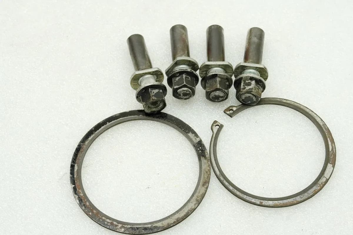 HONDA CB 250 G CB250G Schrauben Kettenrad Halter (für Felge Hinterrad) 74-77