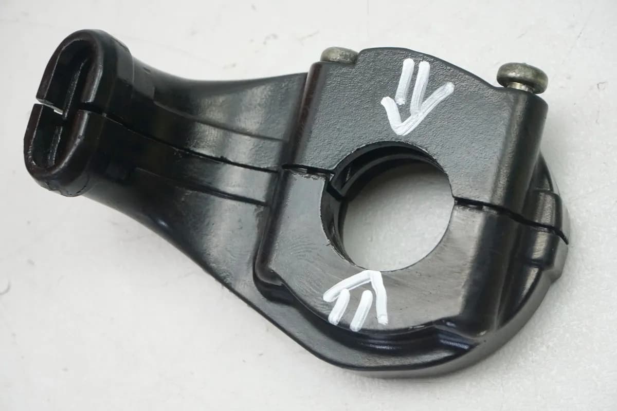 YAMAHA YZF R1 RN01 RN04 Umlenkrolle Gasgriff Halter Gehäuse Griff 98-01