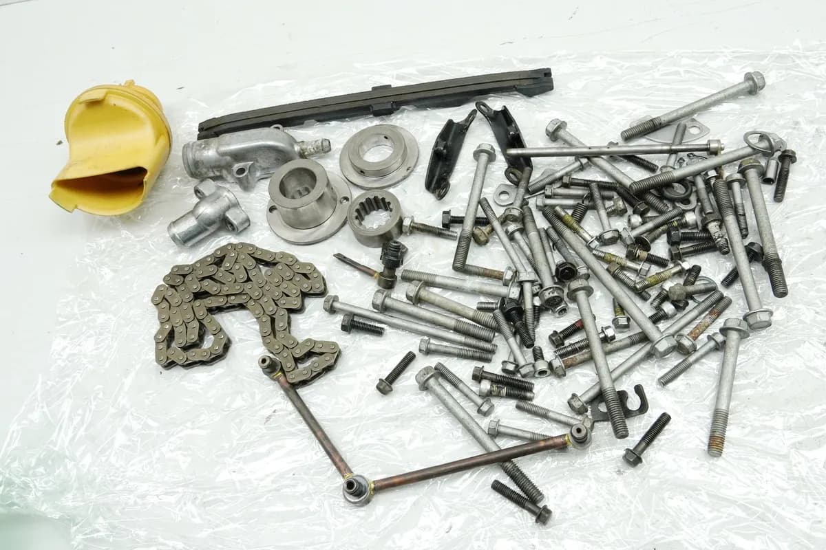 KAWASAKI ZXR 750 ZX750J Schrauben & Kleinteile - Motor