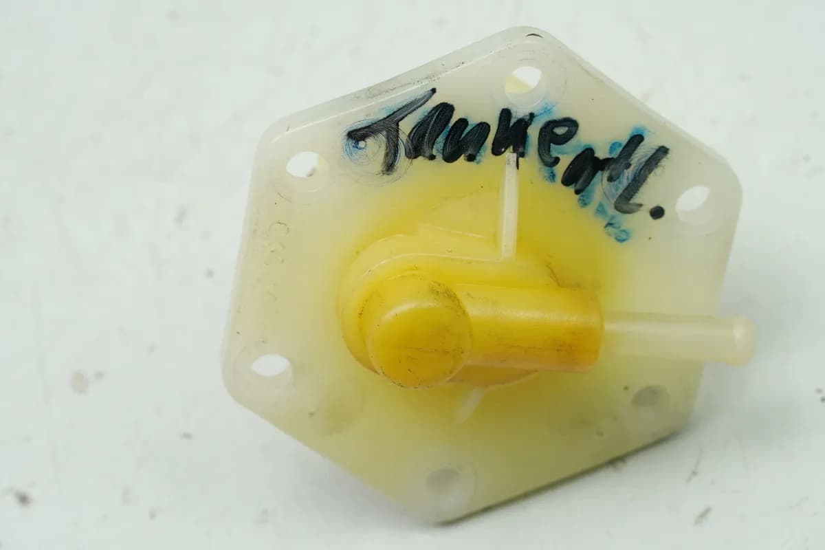 BMW F 650 GS E650G R13 Tankentlüftung Stutzen Tank Sicherheitsventil