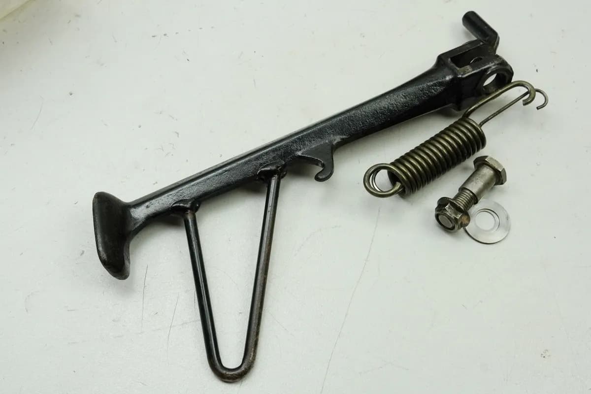 HONDA NTV 650 RC33 REVERE Seitenständer Ständer Kippständer Zugfeder für Rahmen