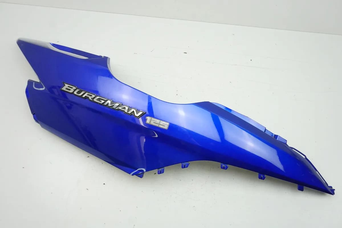 SUZUKI UH 125 BP BURGMAN K2-K6 Heckverkleidung rechts Abdeckung Cover Blende