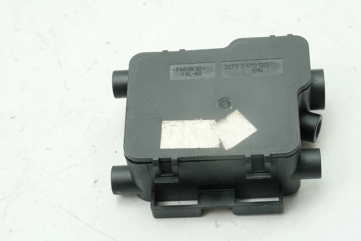 BMW R nine T Urban G/S 0J41 Gaszugverteiler Verteiler für gaszug Gasseil