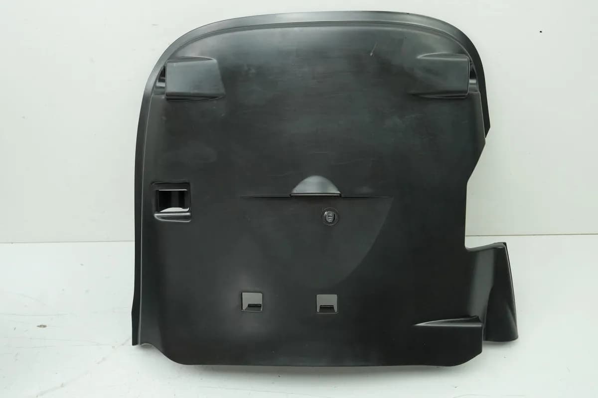 SYM Jet 4 50 AD05W8 Verkleidung unten Abdeckung Cover Sitzbank Blende 781 km