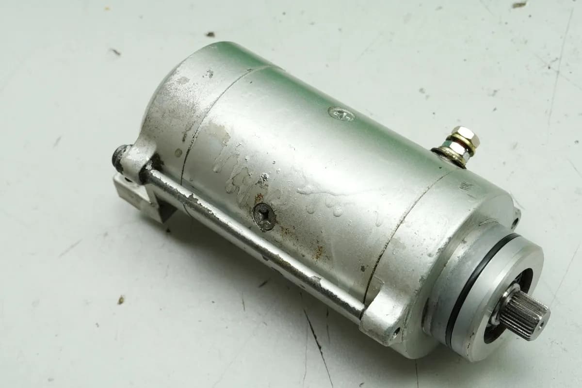 HONDA CB 250 G CB250G Anlasser Mitsuba original Starter für Motor 28573 km 74-77