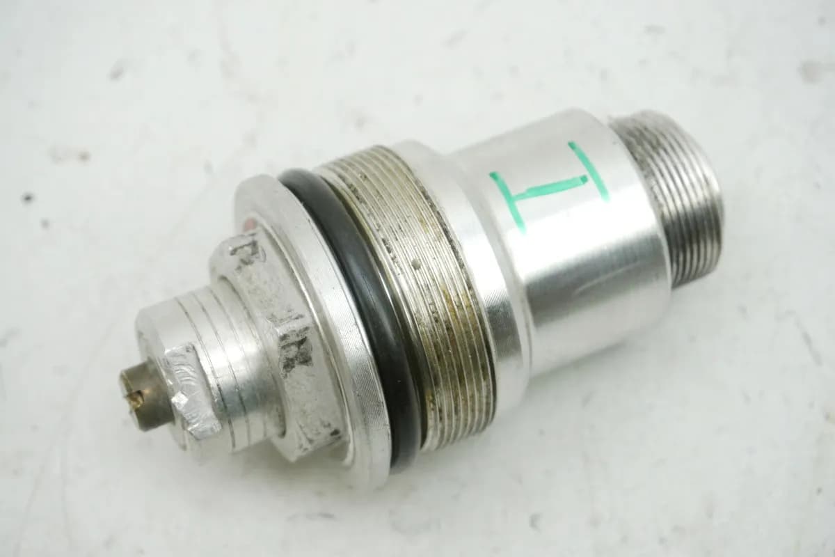 KAWASAKI ZX-6R ZX600F Gabel Verschluß I Schraube Einsteller Stopfen 95-97