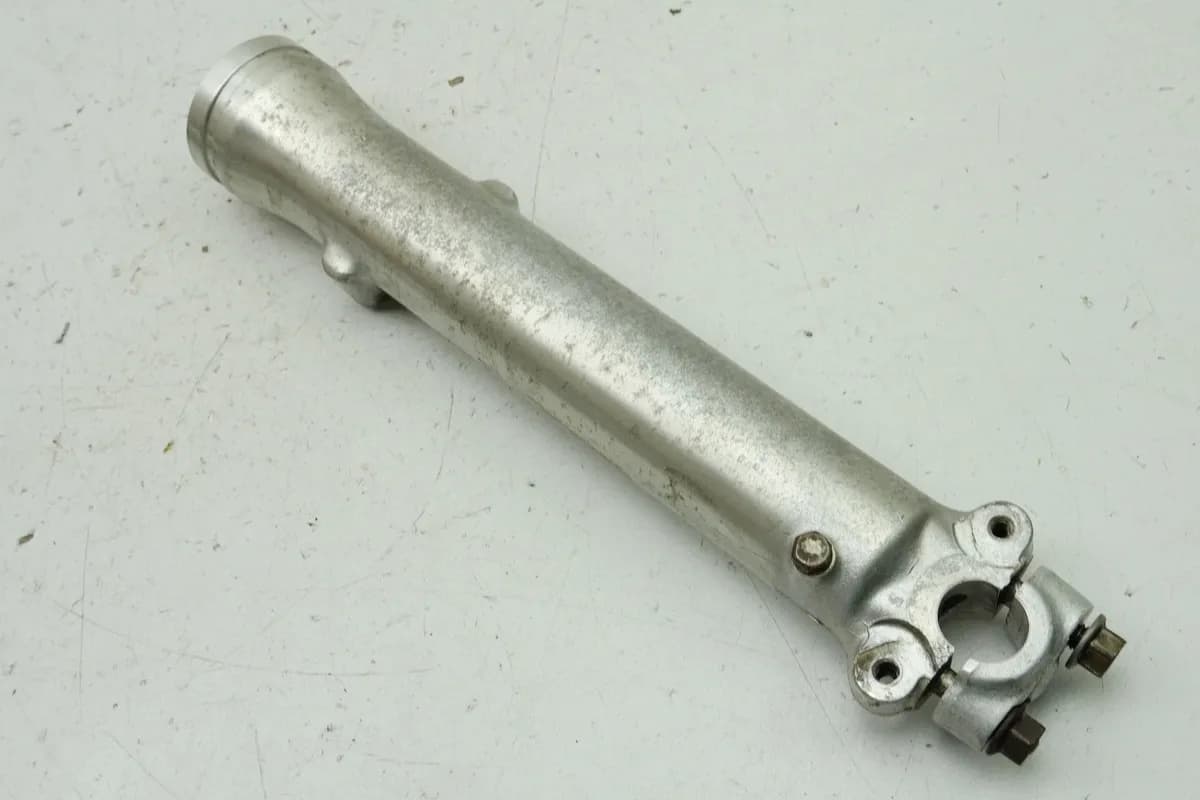 HONDA CB 250 G CB250G Tauchrohr rechts Gabelfuß (für Gabel Standrohr Holm) 74-77