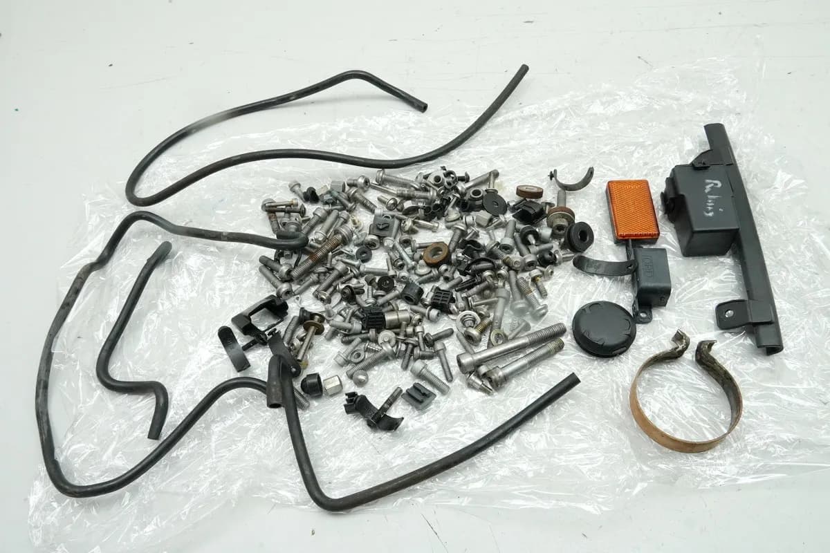 BMW R nine T Urban G/S 0J41 Schrauben Muttern Halter Kleinteile (für Rahmen)
