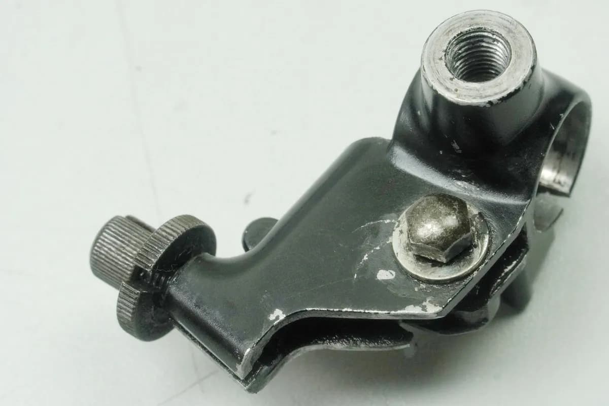 YAMAHA TDM 900 RN08 Kupplungsarmatur Halter Kupplungshebel Spiegelhalter