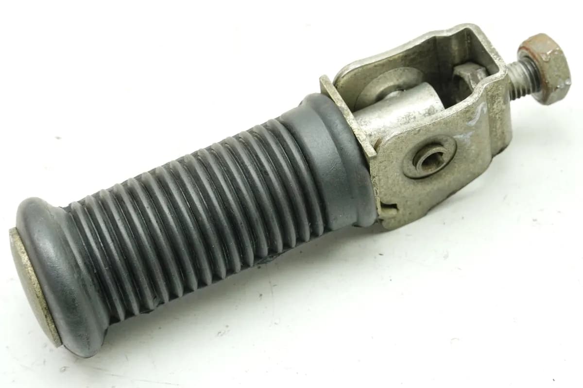 HONDA CB 250 G CB250G Fußraste Sozius links hinten Halterung Gelenk Gummi 74-77