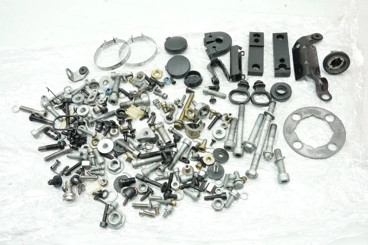BMW R 1150 R R21 Schrauben & Kleinteile Muttern Halter (für Rahmen Verkleidung)