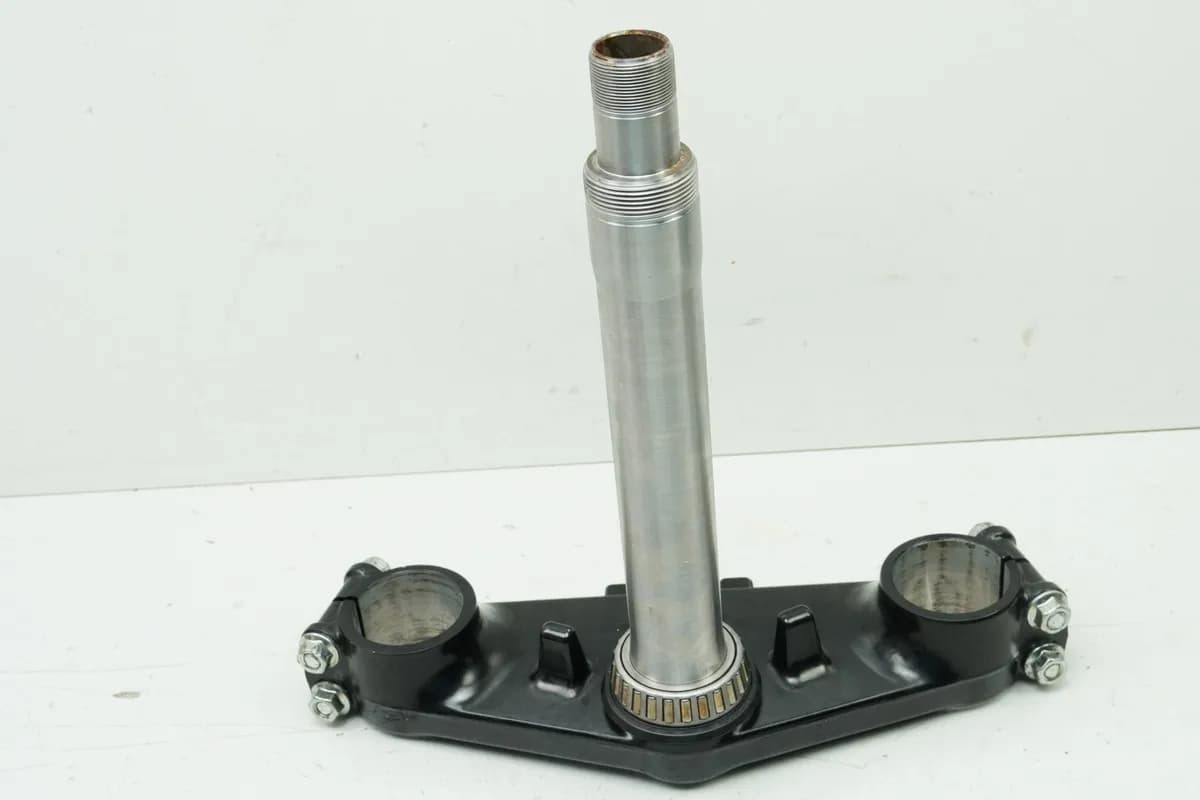 KAWASAKI ZZR 1100 D ZXT10D G Gabelbrücke unten (für Gabel Standrohr Gabelholm)