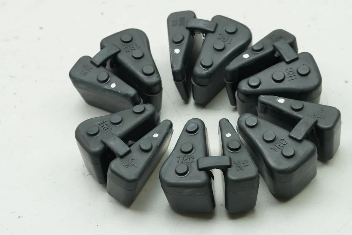 YAMAHA MTN 1000 MT-10 RN78 Ruckdämpfer Gummis Satz (für Felge Hinterrad) 4550 km