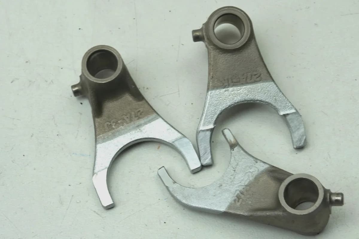 SUZUKI GSX 750 AE INAZUMA Schalklauen Schaltgabeln (für Getriebe Motor)