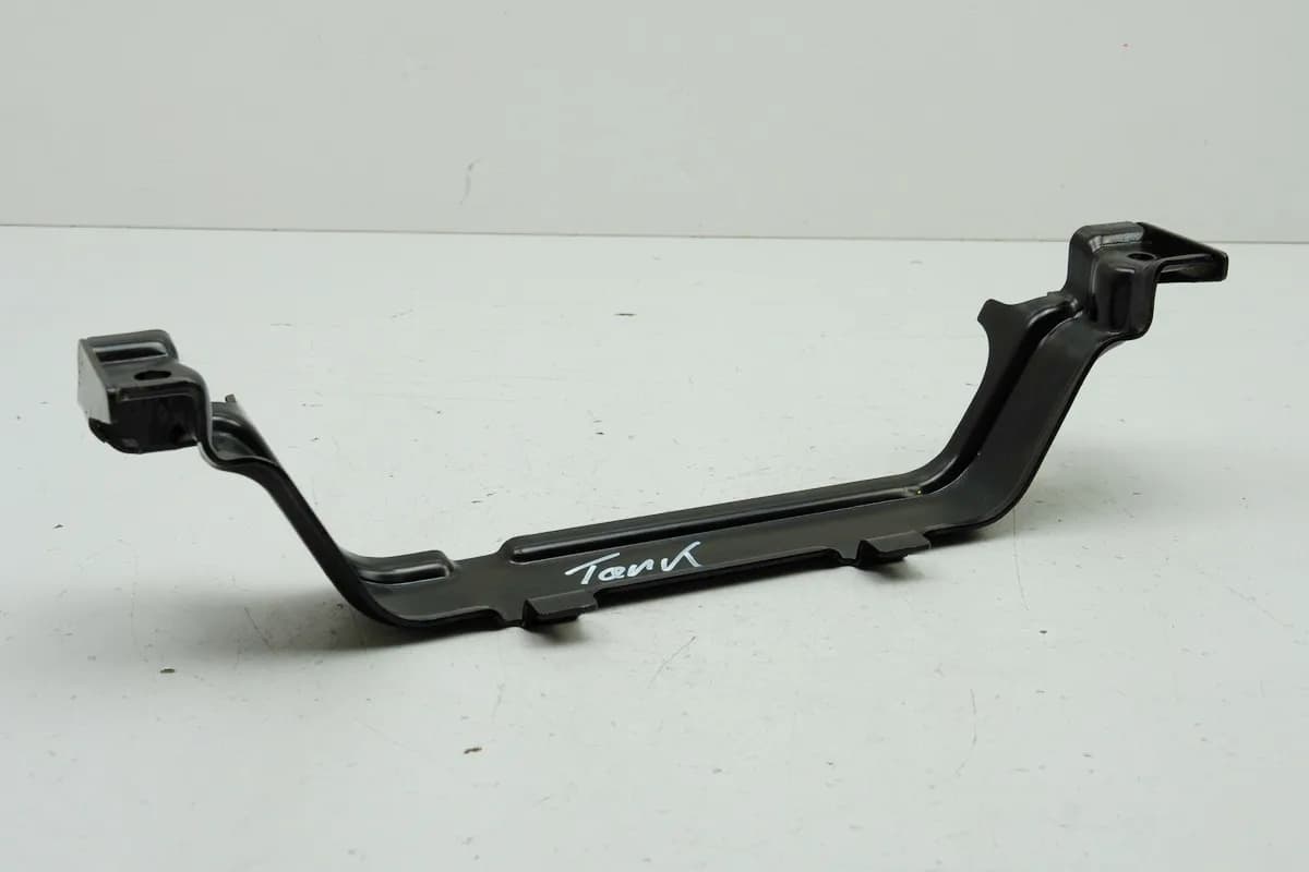 HONDA SH 125 JF23 Halterung Tank Strebe Halteplatte Träger Befestigung