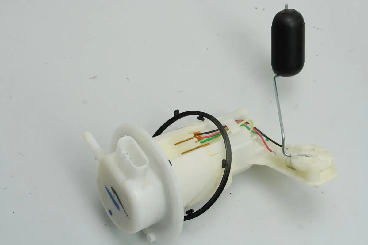 HONDA CB 125 R JC91 Benzinpumpe original Kraftstoffpumpe Fuel Pump (für Tank)