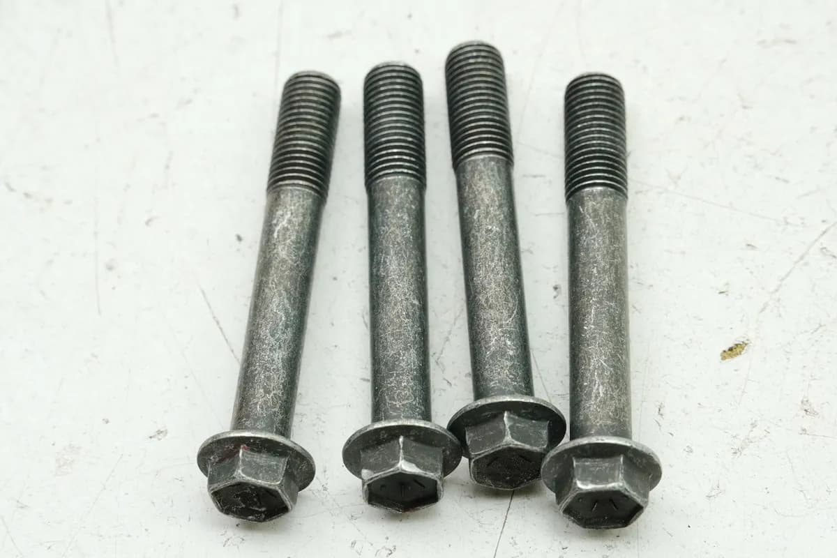 YAMAHA MTN 1000 MT-10 RN78 Schrauben Bremssattel vorn Schraube Bremszange 4550km