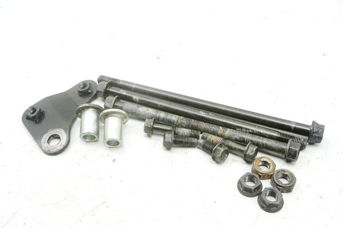 KAWASAKI ZX-6R ZX600F Halterung Motor Achse Bolzen Schrauben Motorhalter 95-97