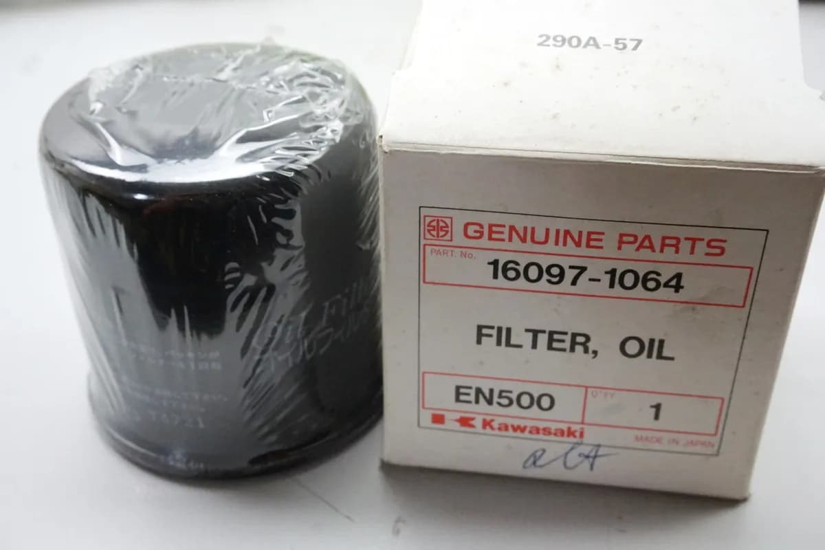 Kawasaki Ölfilter Filter original 16097-1064 EN500 - NEU