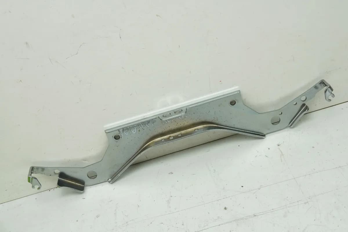 Honda GL 1500 F6C Valkyrie SC34 Strebe Halteplatte Vergaser vorn Stützenplatte