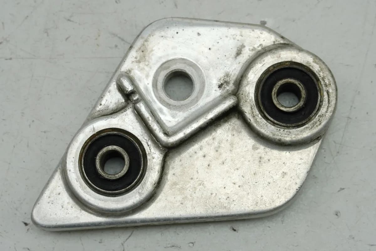 YAMAHA TDM 850 4TX Fußrastenplatte Fahrer links Halter Fußraste Fußrastenträger