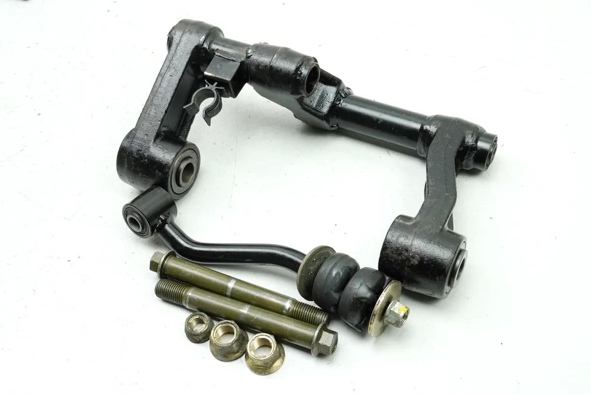 KYMCO PEOPLE GT 300 i V4 Halterung Motor Achse Bolzen Motorhalter Träger