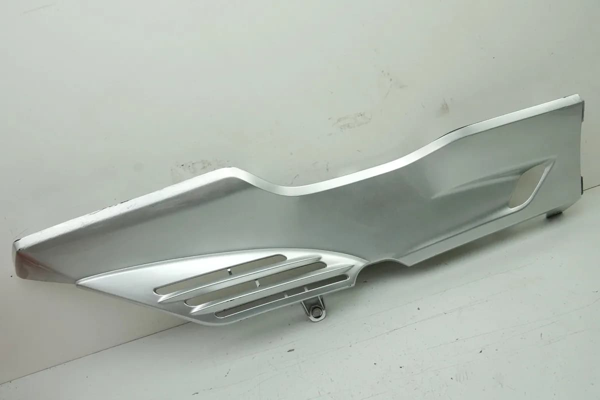 SUZUKI AN 400 WVAU BURGMAN Verkleidung unten rechts Bugspoiler Abdeckung K1 K2