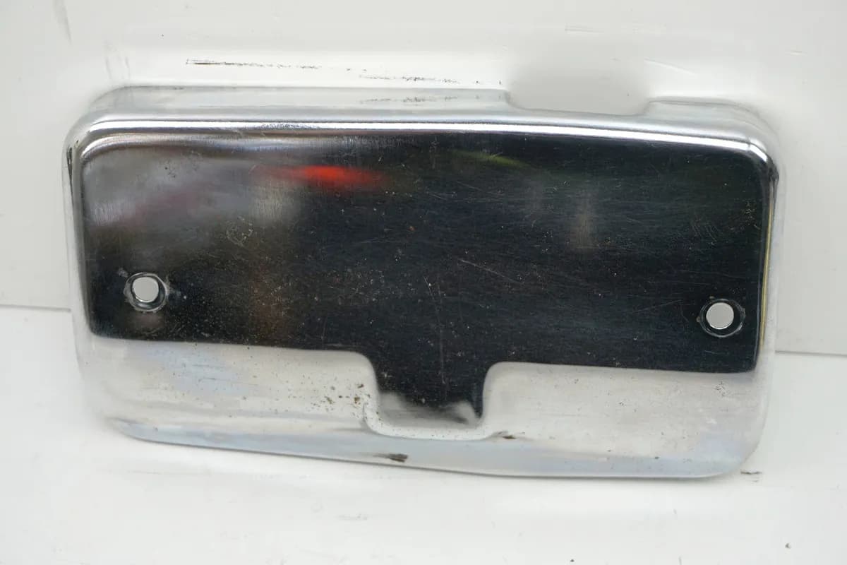 SUZUKI VS 750 VR51A INTRUDER Abdeckung Anlasser Deckel Cover Blende