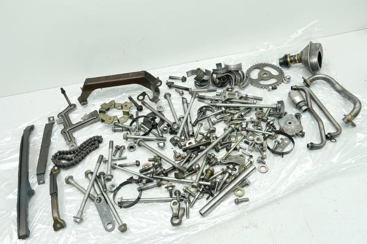 HONDA CBR 1000 SC24 Schrauben Kleinteile für Motor Zylinder Motordeckel