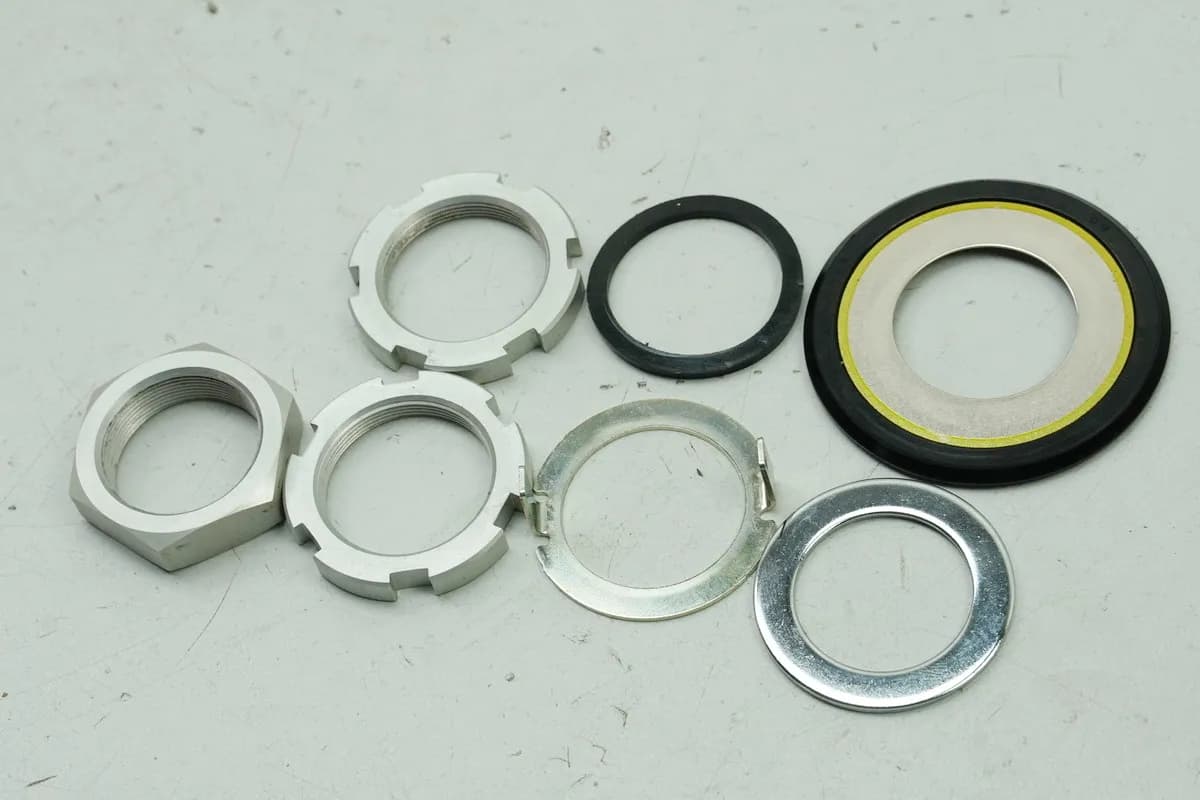 YAMAHA MTN 1000 MT10 RN78 Mutter Sicherung Lenkkopf Gabelbrücke Scheibe Gabel