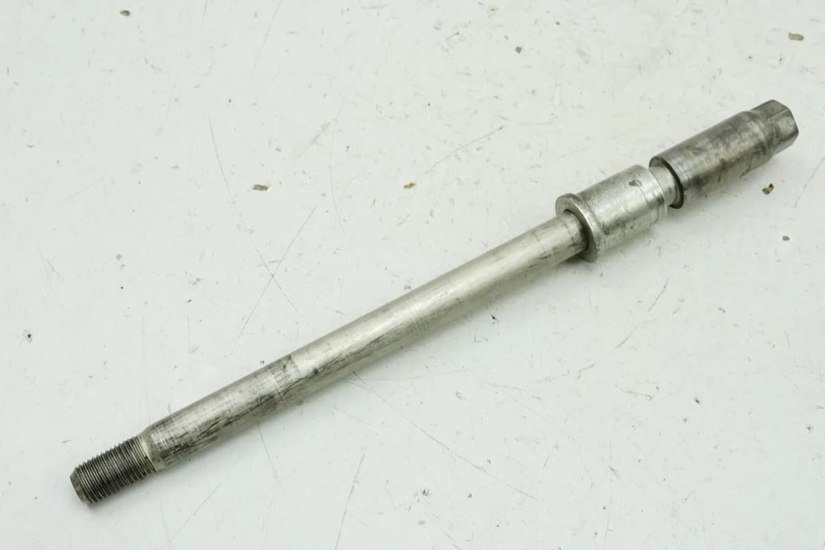 SUZUKI AN 400 WVAU BURGMAN Steckachse vorn Achse Distanzhülse (für Felge) K1 K2