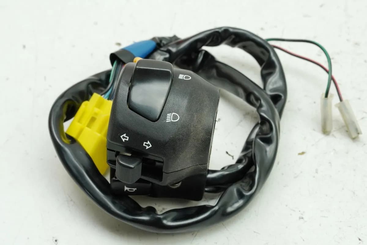 SUZUKI AN 400 WVAU BURGMAN Lenkerschalter links Schalter Licht Blinker K1 K2