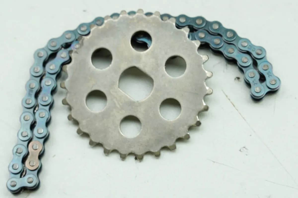 HONDA SH 125 JF23 Antriebskette für Ölpumpe Abtriebskettenrad Zahnrad