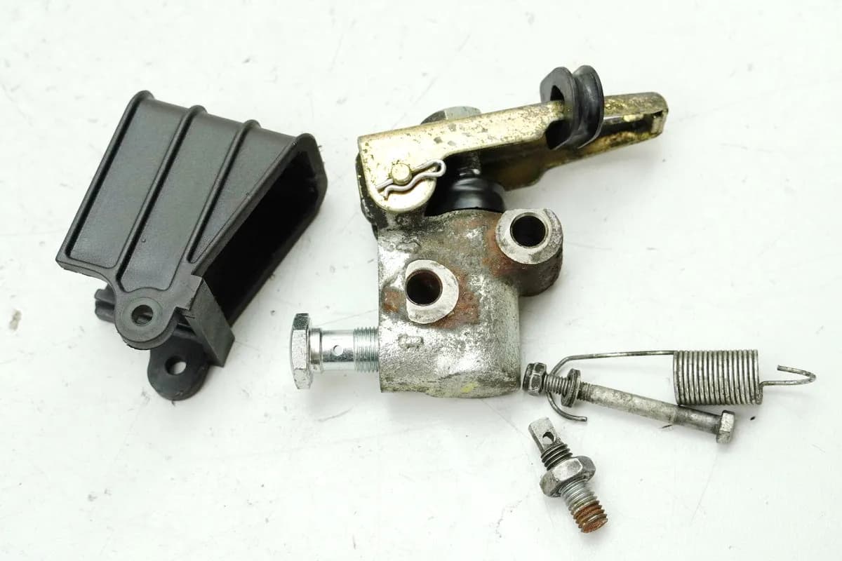 MOTO GUZZI California 1100 EV KD Bremskraftverstärker Bremsdruckverteiler