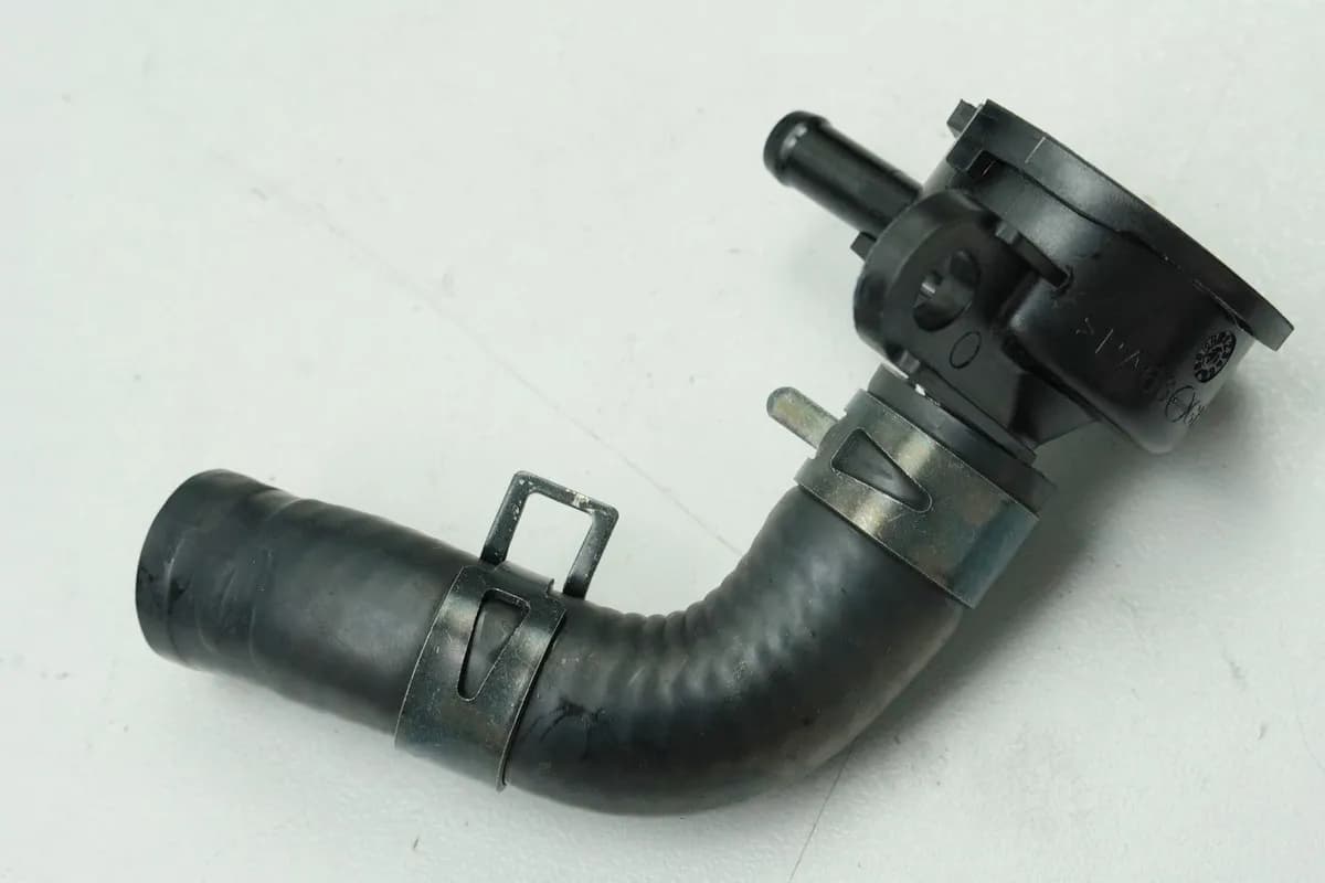 HONDA CB 125 R JC91 Einfüllstutzen Schlauch für Kühler Kühlmittel