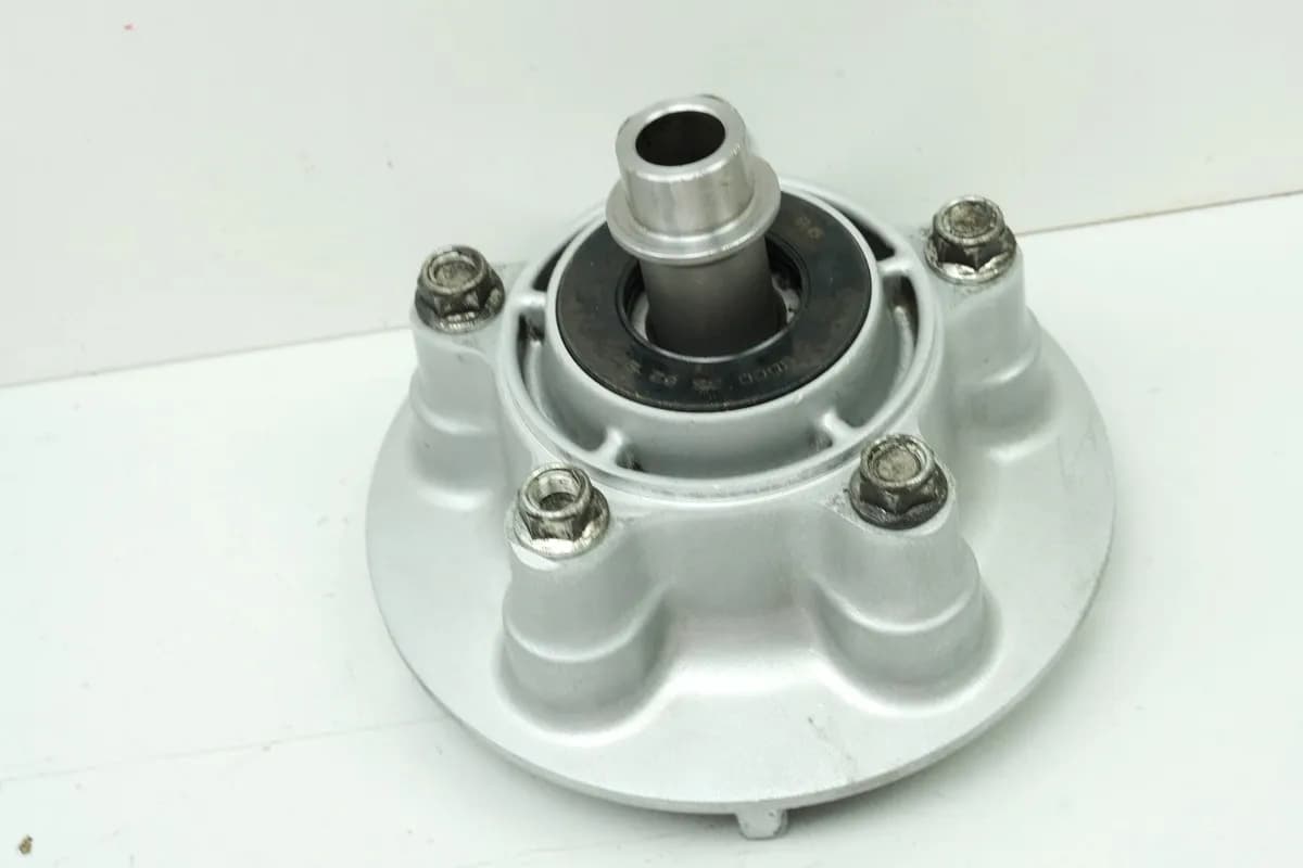 SUZUKI GSX 600 F AJ Kettenradträger Aufnahme Kettenrad Ritzel (für Felge) 98-02