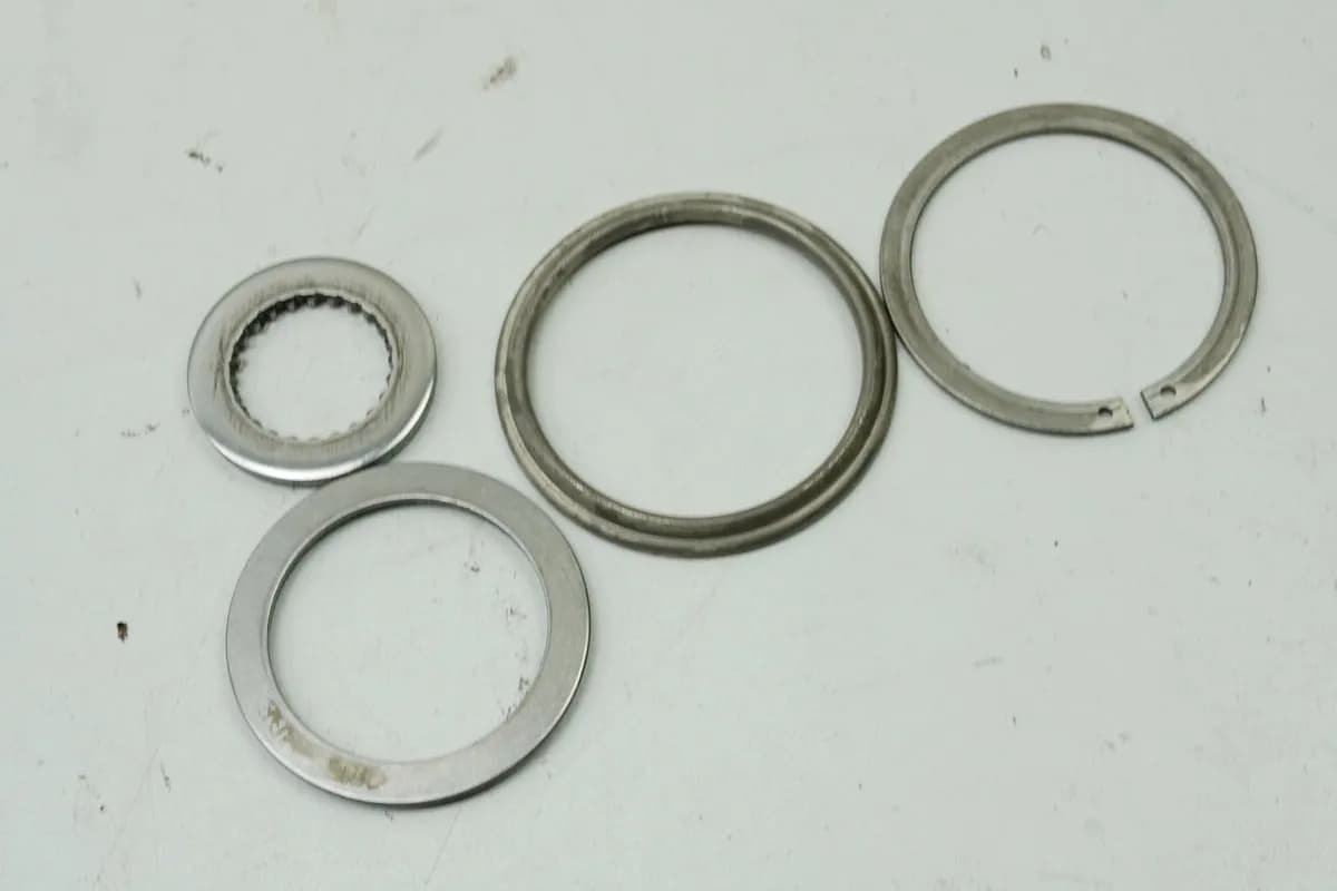 Honda GL 1500 F6C Valkyrie SC34 Federsitz Feststellring Kupplung Kupplungskorb