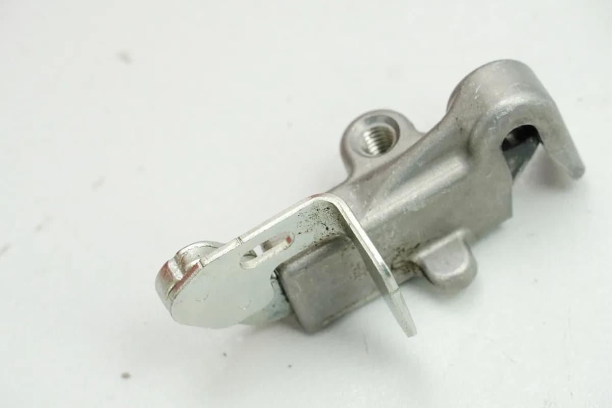 HONDA CB 125 R JC91 Verschluß Sitzbank Verriegelung Öffner Sitz Schließhaken