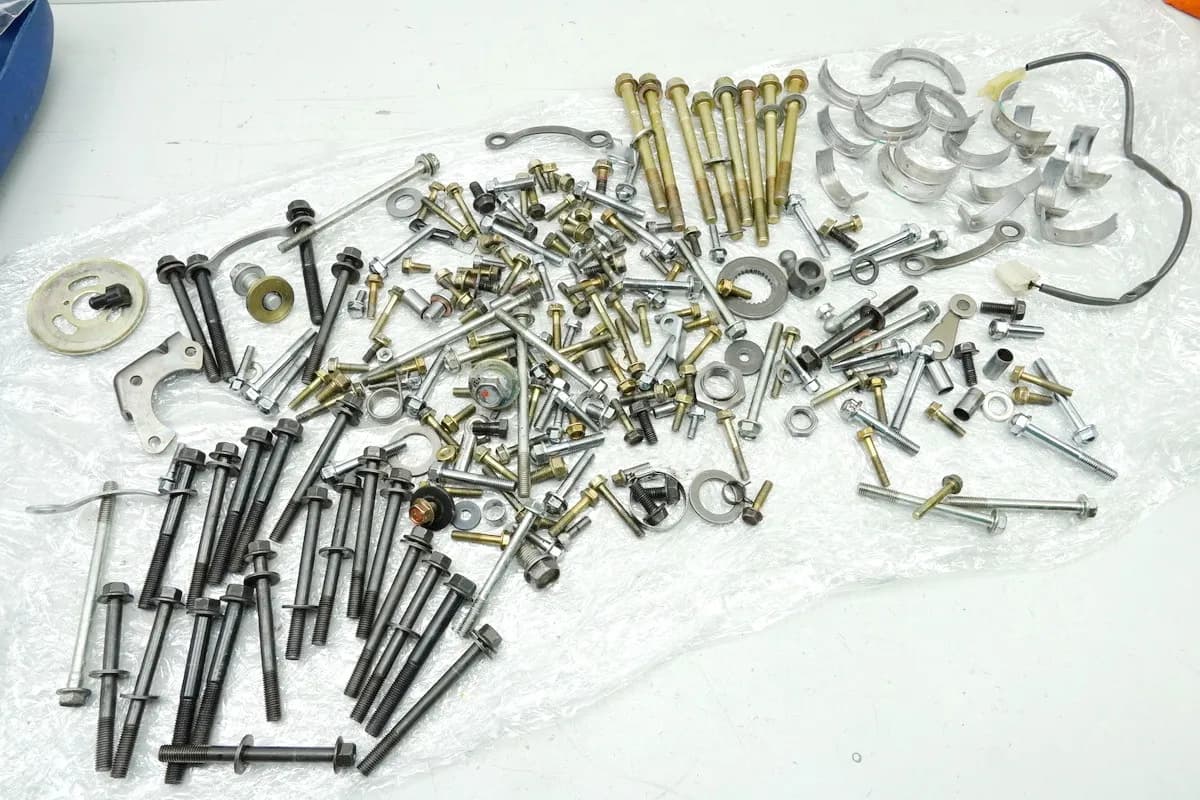 Honda GL1500 F6C Valkyrie SC34 Schrauben Muttern Kleinteile (für Motor Gehäuse)