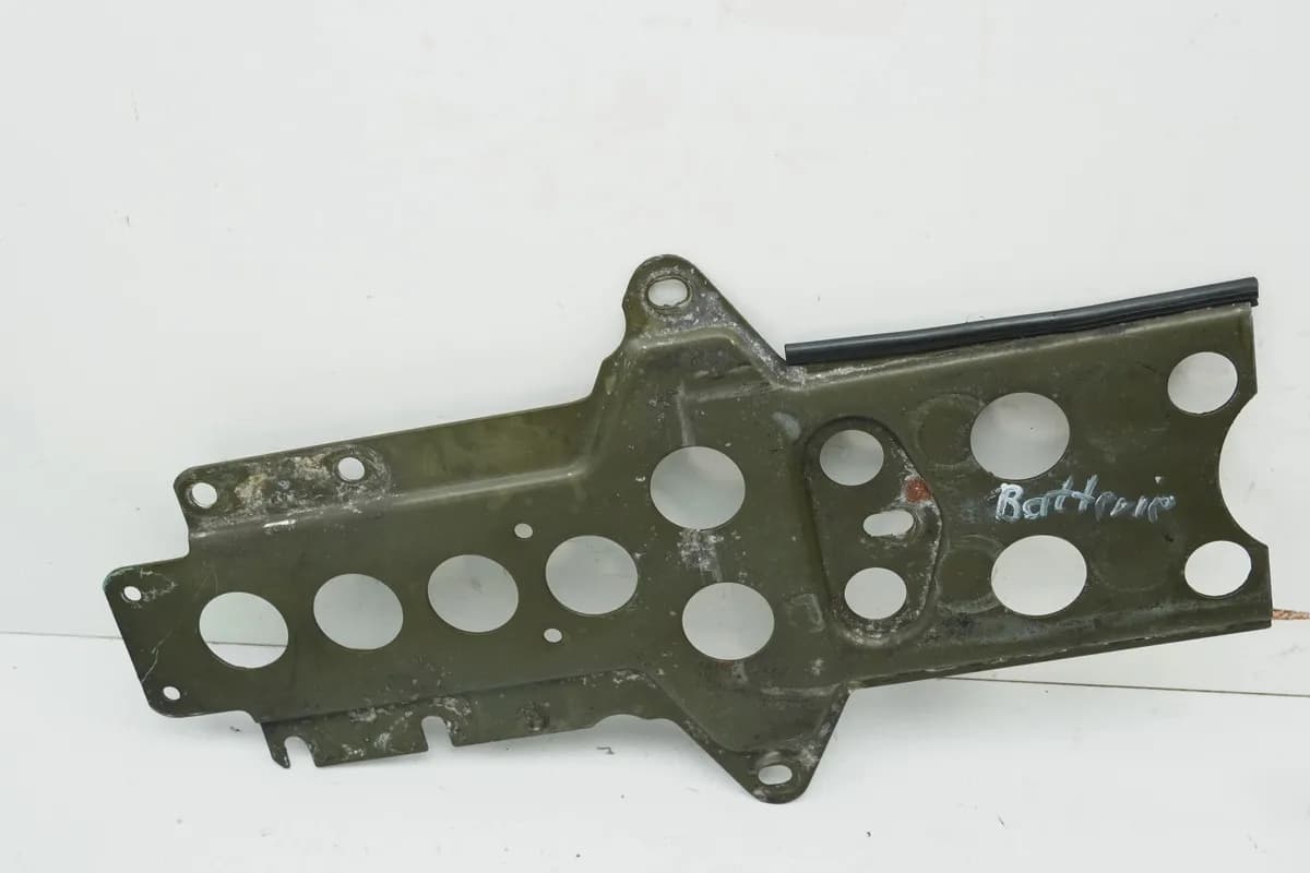 MOTO GUZZI California 1100 EV KD Halterung Batterie Halteplatte Träger Halter