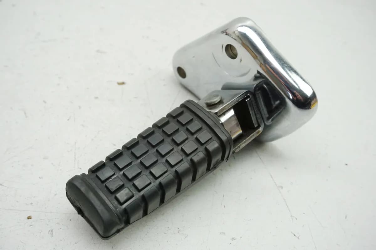 KAWASAKI EL 250 B ELIMINATOR Fußraste Sozius links Halter Fußrastenanlage