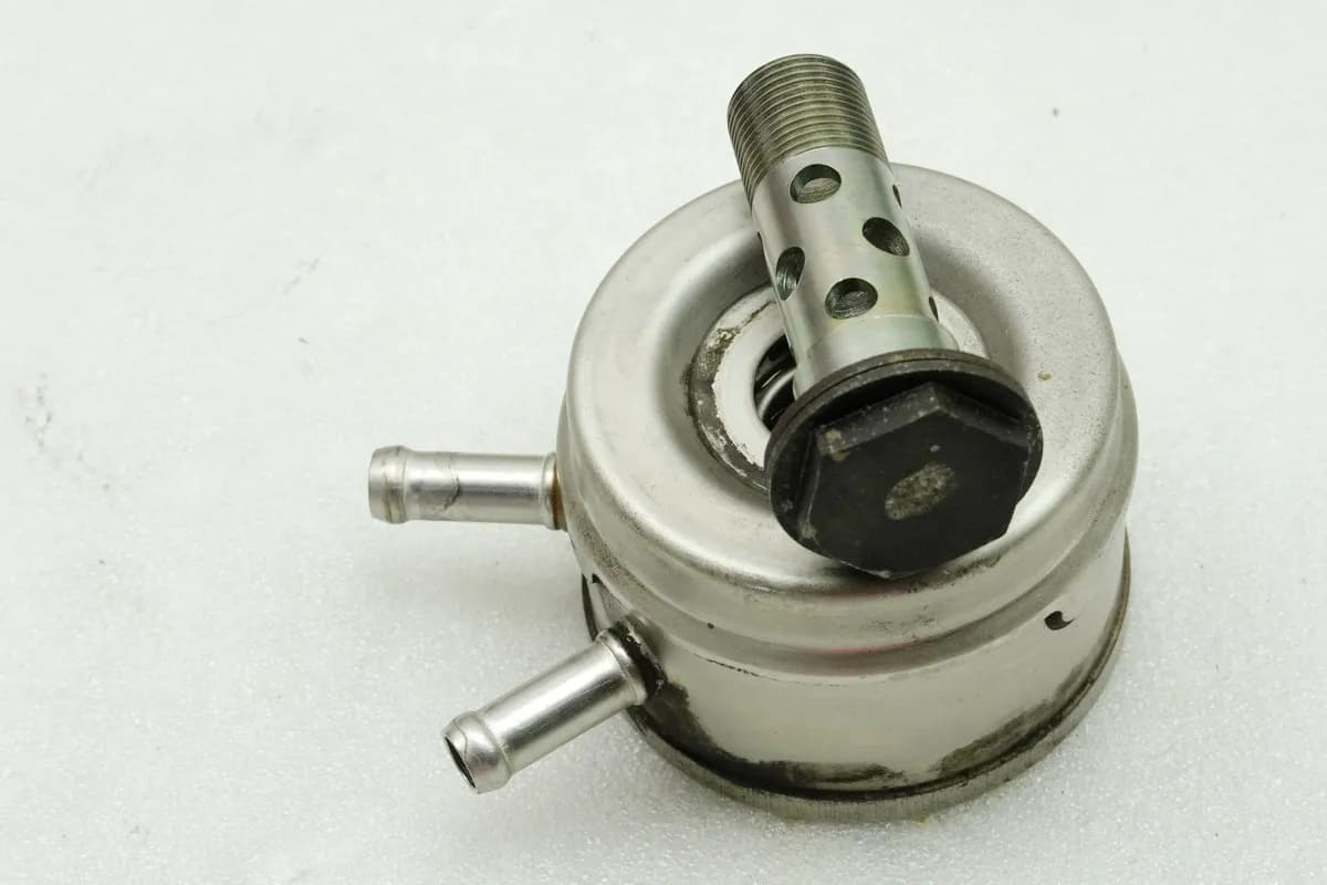 KAWASAKI ZX-7R ZX750P N Ölkühler Wärmetauscher Oil Cooler (für Motor) 96-03